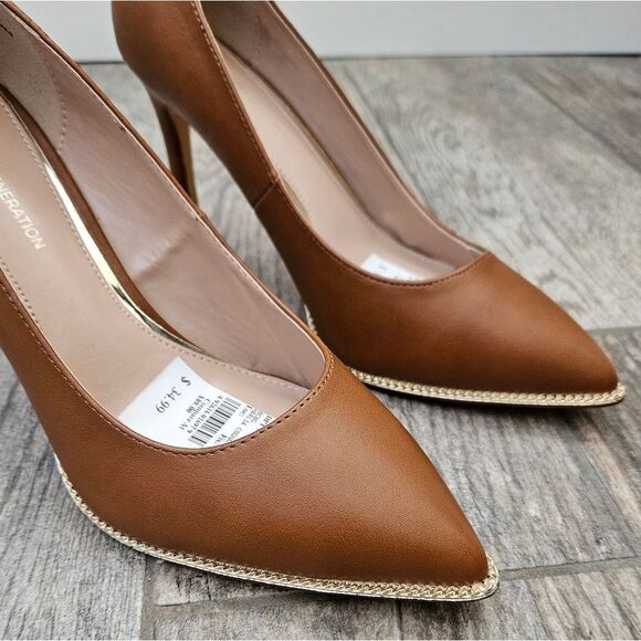 BCBG Harlia Congac Heels with Gold Tone Chain Trim - Picture 15 of 16